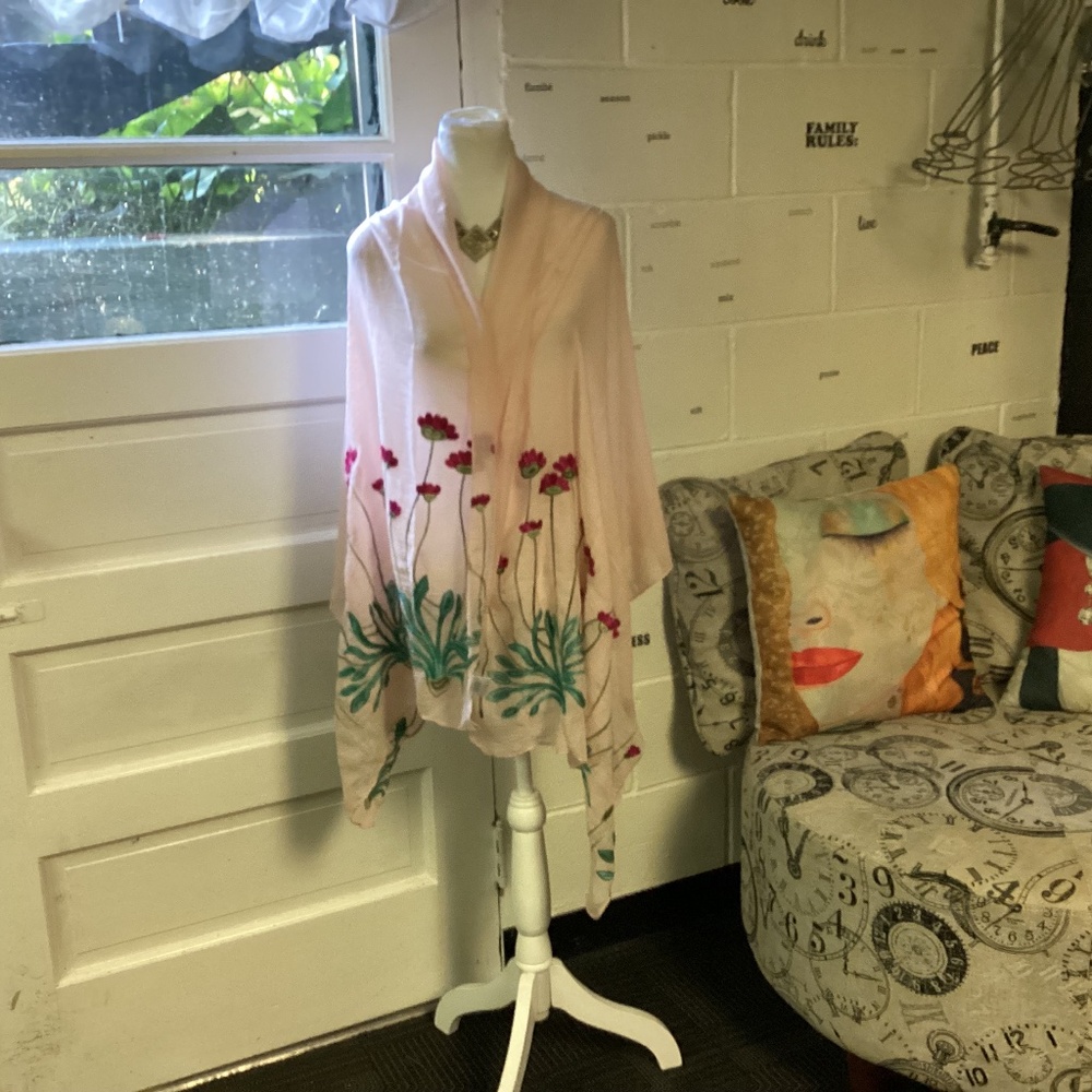 ELIZEBETH GILLETT colorful embroidered flower SHAWL